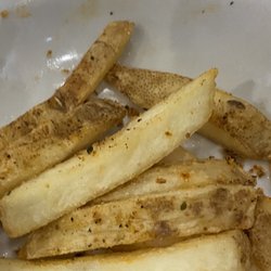 Lucky’s bar And Grill - French fries are amazing