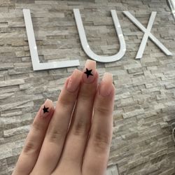 Lux Nails Spa