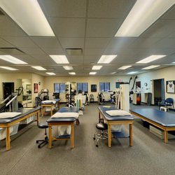 Advanced Physical Therapy Center - The gym where our therapists help patients get back to doing the things they love, pain-free.