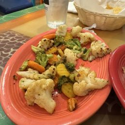 Broccoli, cauliflower and carrots rather than peppers and onions. Comes with chicken cheese and rice meal (arroz con pollo) Broccoli, cauliflower and carrots rather than peppers and onions. Comes with chicken cheese and rice meal (arroz con pollo)