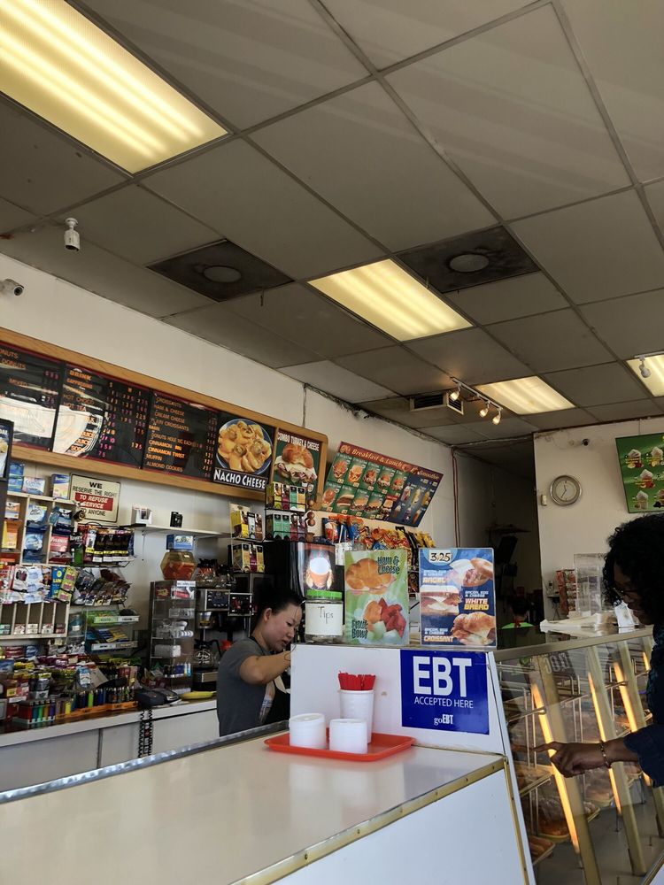 DAILY DONUT HOUSE Updated September 2024 11 Photos 312 W Compton