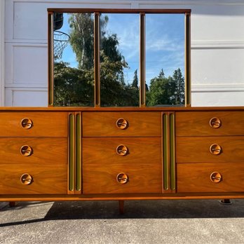 Pink Flamingo Estate Sales - Estate Liquidation Near Me Pink Flamingo Estate Sales - Estate Liquidation Near Me
