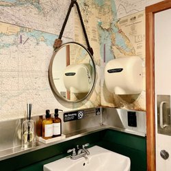 Greenpoint Fish & Lobster - Restroom