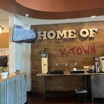 LA Burger - Condiments, and drink station - Burgers Near Me - Carrollton, Texas