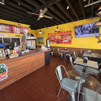 Jose's Pollos Estilo Acapulco - Inside on a Saturday morning - Mexican Near Me - San Diego, California