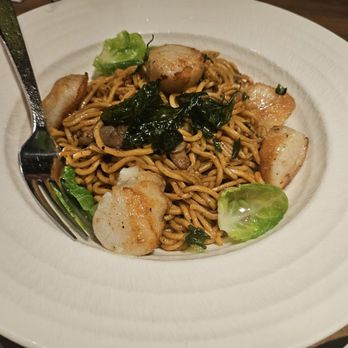 Star Leaf - Truffle wok-seared noodle with scallops - Asian Fusion Near Me - Pasadena, California Star Leaf - Truffle wok-seared noodle with scallops - Asian Fusion Near Me - Pasadena, California