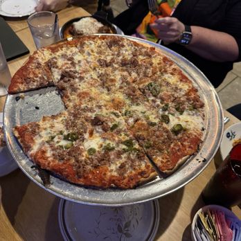 Liliana's Italian Kitchen - Great large pizza at Liliana's, excellent crust!! - Italian Near Me - St. Louis, Missouri