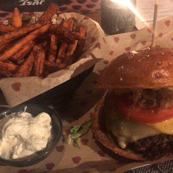 Burgerheart - Triple cheese and sweet potato chips - Burgers Near Me - Bamberg, BY