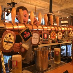 Albert's Schloss - Wonderful selection of beers