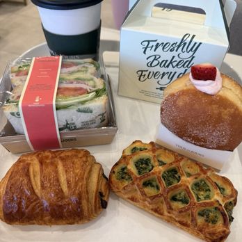 Tous Les Jours - Bakeries Near Me - Stevenson Ranch, California
