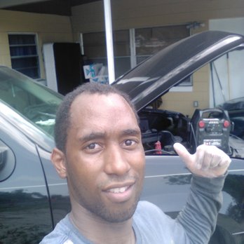 Seasall - Patrick on the job jump starting a 2007 Chevrolet Tahoe - Roadside Assistance Near Me Seasall - Patrick on the job jump starting a 2007 Chevrolet Tahoe - Roadside Assistance Near Me
