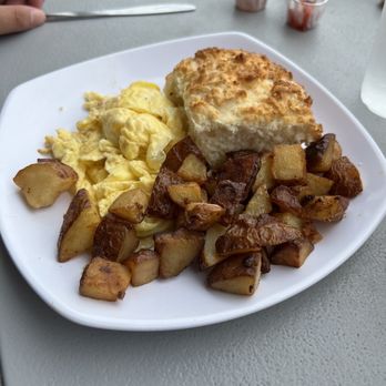 Biscuit Head - Half Breakfast - Cafes Near Me - Asheville, North Carolina