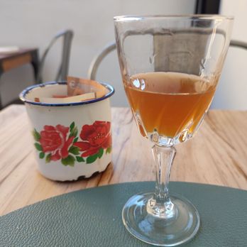 Restaurante Errante - Vino (aufs Haus) - Restaurants Near Me - Almería, Alabama