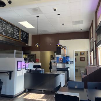 Piru Pizza - the inside of a restaurant - Pizza Near Me - Piru, California