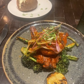 dLeña - Chicken and Broccolini - Mexican Near Me - Washington, DC, District of Columbia
