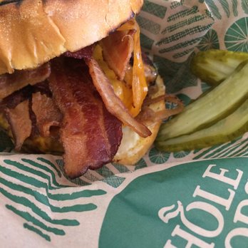 The Vine Taproom - BBQ Bacon cheeseburger, I had asked for garlic aioli instead of barbecue sauce and asked for extra pickles on the side - Wine Bars Near Me - Dublin, California
