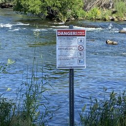 So people definitely swim here but from reading the Fresno Bee, they also occasionally drown here