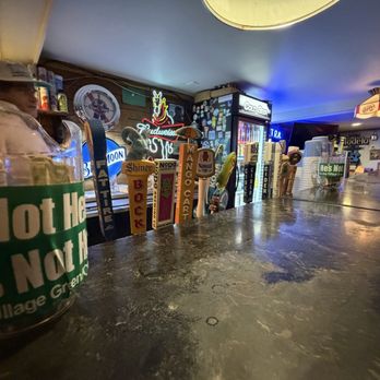 He's Not Here - Dive Bars Near Me - Chapel Hill, North Carolina