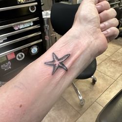 Top Secret Tattoos and Piercings - Starfish for resilience, regeneration
