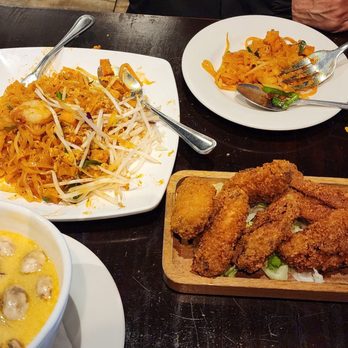New Thai Elephant - Pad thai, crispy wings, tom yum soup - Thai Near Me - San Francisco, California New Thai Elephant - Pad thai, crispy wings, tom yum soup - Thai Near Me - San Francisco, California