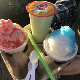 Left- Aloha Waikiki / Right - blue vanilla & pina colada And a Honey dew smoothie - taste great Left- Aloha Waikiki / Right - blue vanilla & pina colada And a Honey dew smoothie - taste great
