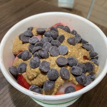 Sweet Aloha Bowls - Strawberry Shortcake Overnight Oatie Bowl - Juice Bars & Smoothies Near Me - Royersford, Pennsylvania Sweet Aloha Bowls - Strawberry Shortcake Overnight Oatie Bowl - Juice Bars & Smoothies Near Me - Royersford, Pennsylvania