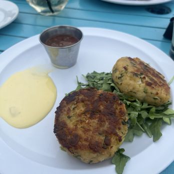 The Rooftop Lounge - Crab Cakes - Lounges Near Me - Laguna Beach, California