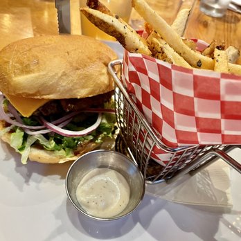 City Tap House - Black Angus Tap Burger and Fries - Gastropubs Near Me - Nashville, Tennessee