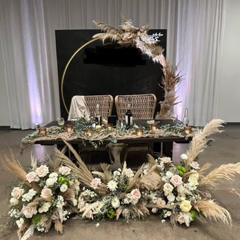 Croft Downtown by Wedgewood Weddings - Bride and groom head table - Venues & Event Spaces Near Me - Phoenix, Arizona Croft Downtown by Wedgewood Weddings - Bride and groom head table - Venues & Event Spaces Near Me - Phoenix, Arizona