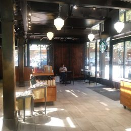 Lobby to Starbucks with entrance on the right. Lobby to Starbucks with entrance on the right.