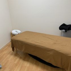 LeeLaWaDee - Room