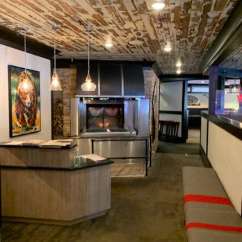Grizzly's Grill - the interior of a restaurant - American Near Me - Waite Park, Minnesota