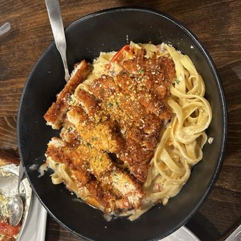 Pondis - Angry chicken Alfredo - Bars Near Me - Lisbon, Ohio