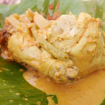 Simpang Venice - This was the other entrée it was chicken wrapped in banana leaf and it was very good too - Indonesian Near Me - Venice, California