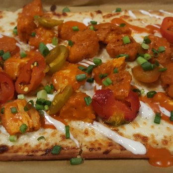 Buffalo Wild Wings - Buffalo Boneless Pizza ($9.99, 10/10/22) - Chicken Wings Near Me - Lynnwood, Washington