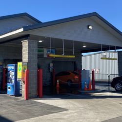 Wildwood Auto Wash - The entrance to the touchless wash