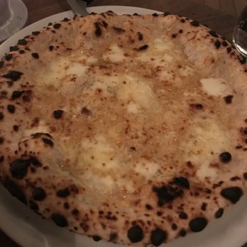 Farmshop - Bianca pizza at Farmshop at the Marin Country Mart in Larkspur. - Breakfast & Brunch Near Me - Larkspur, California
