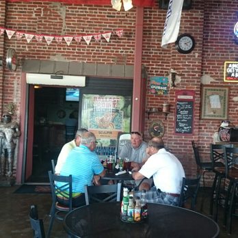 Ice House Pub - Bar area - American Near Me - Punta Gorda, Florida