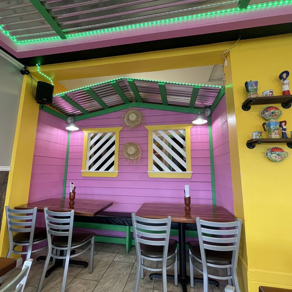 El Caribe Restaurant - the interior of the restaurant - Dominican Near Me - Albany, Georgia El Caribe Restaurant - the interior of the restaurant - Dominican Near Me - Albany, Georgia