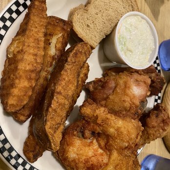 The Northwestern House - 4 piece broasted chicken - Sandwiches Near Me - Sheboygan, Wisconsin