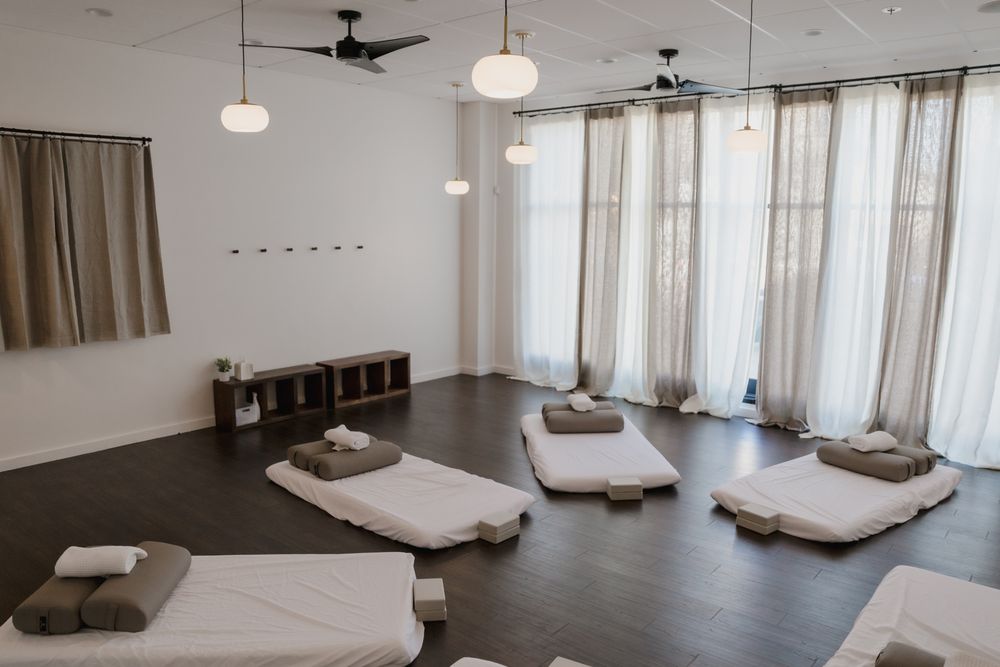 Yomassage Social Spa Logo