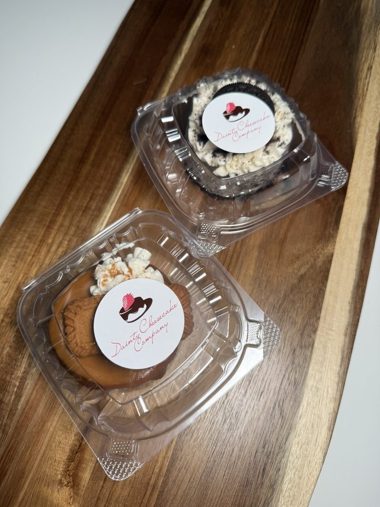 Dainty Cheesecake Company Logo