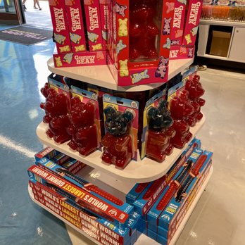 IT'SUGAR - Huge gummy bears - VN - Candy Stores Near Me - Honolulu, Hawaii