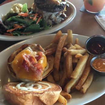 Restaurant 604 - Grilled chicken sandwich (ask for the Siracha mayo for your fries) and hamburger steak - Breakfast & Brunch Near Me - Honolulu, Hawaii
