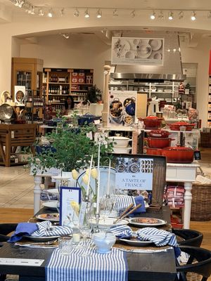 Williams-Sonoma by null