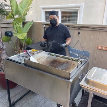 Jennios Taco Catering - ... preparing tacos ... - Caterers Near Me Jennios Taco Catering - ... preparing tacos ... - Caterers Near Me