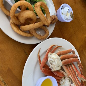 Snapper's Seafood - Snow crab, onion rings, broccoli - Seafood Near Me - Biloxi, Mississippi Snapper's Seafood - Snow crab, onion rings, broccoli - Seafood Near Me - Biloxi, Mississippi