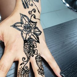 Cute Brows Threading Salon - Henna