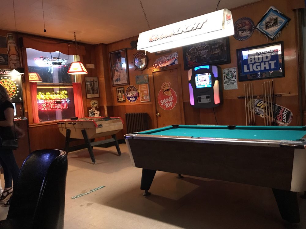 GENESEE RESTAURANT AND TAP ROOM Updated September 2024 38 Lake St