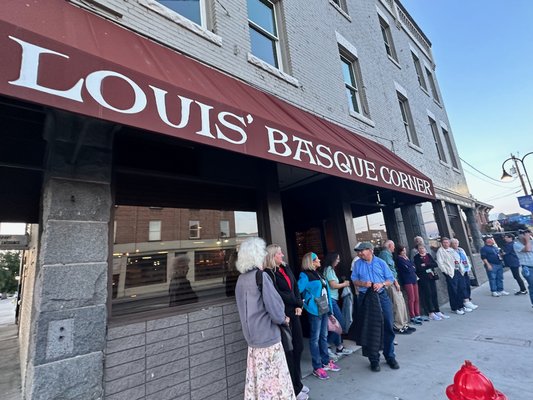 Louis' Basque Corner by null